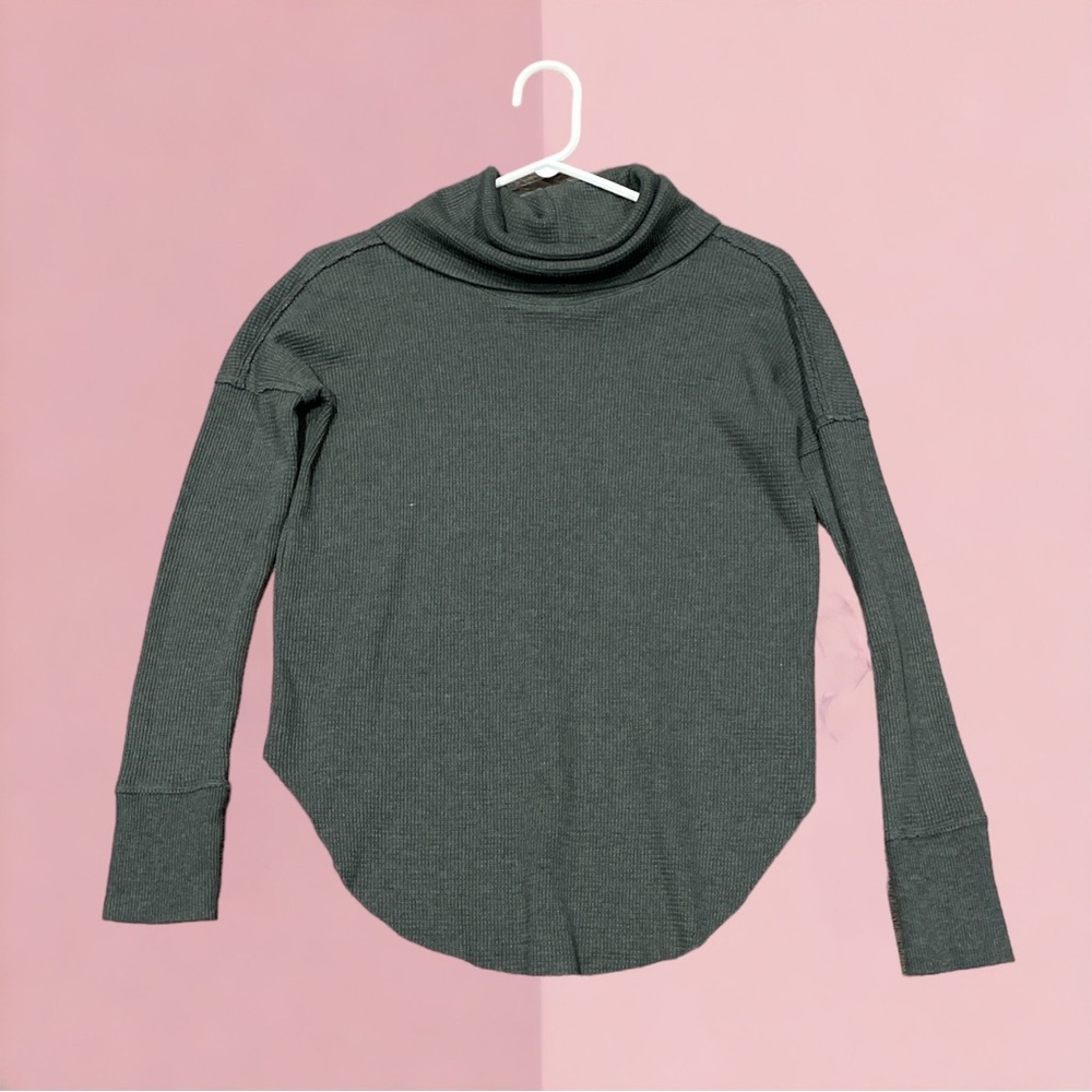 Aritzia TNA long sleeve top size XXS